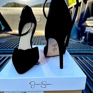 Jessica Simpson stilettos